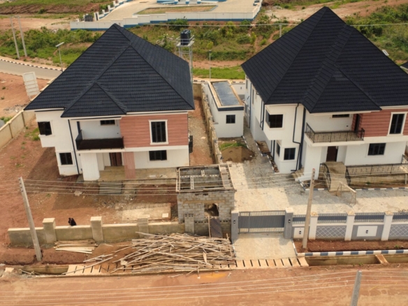 Luxury 5-Bedroom Duplex